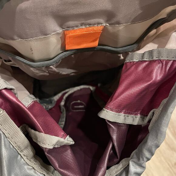 NWOT Deuter AC Lite 16 Hiking Backpack Purple Gray 1000 cu Lightweight Daypack - Picture 9 of 10